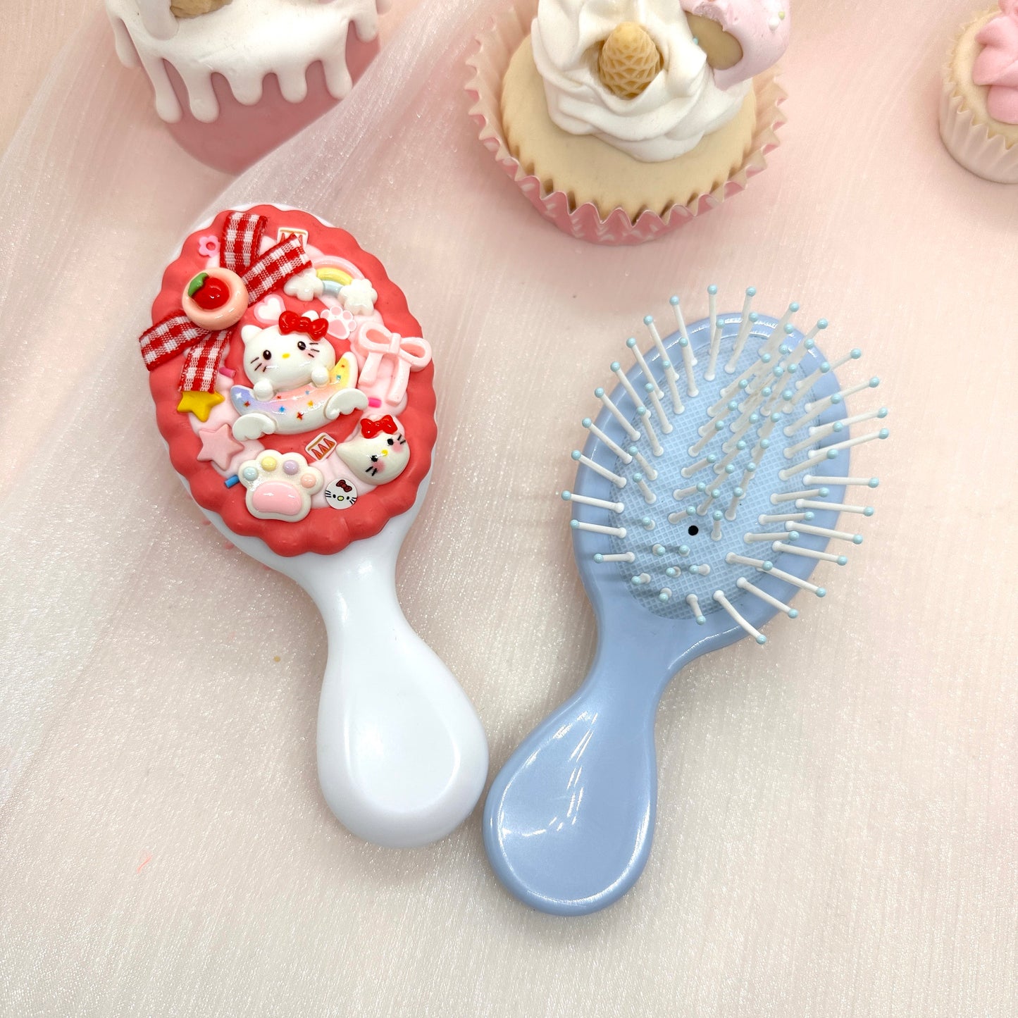Kawaii Hello Kitty hair brush, Handmade Decoden Hair Brushes, Cream Clay Hair Brushes, Hair Accessories