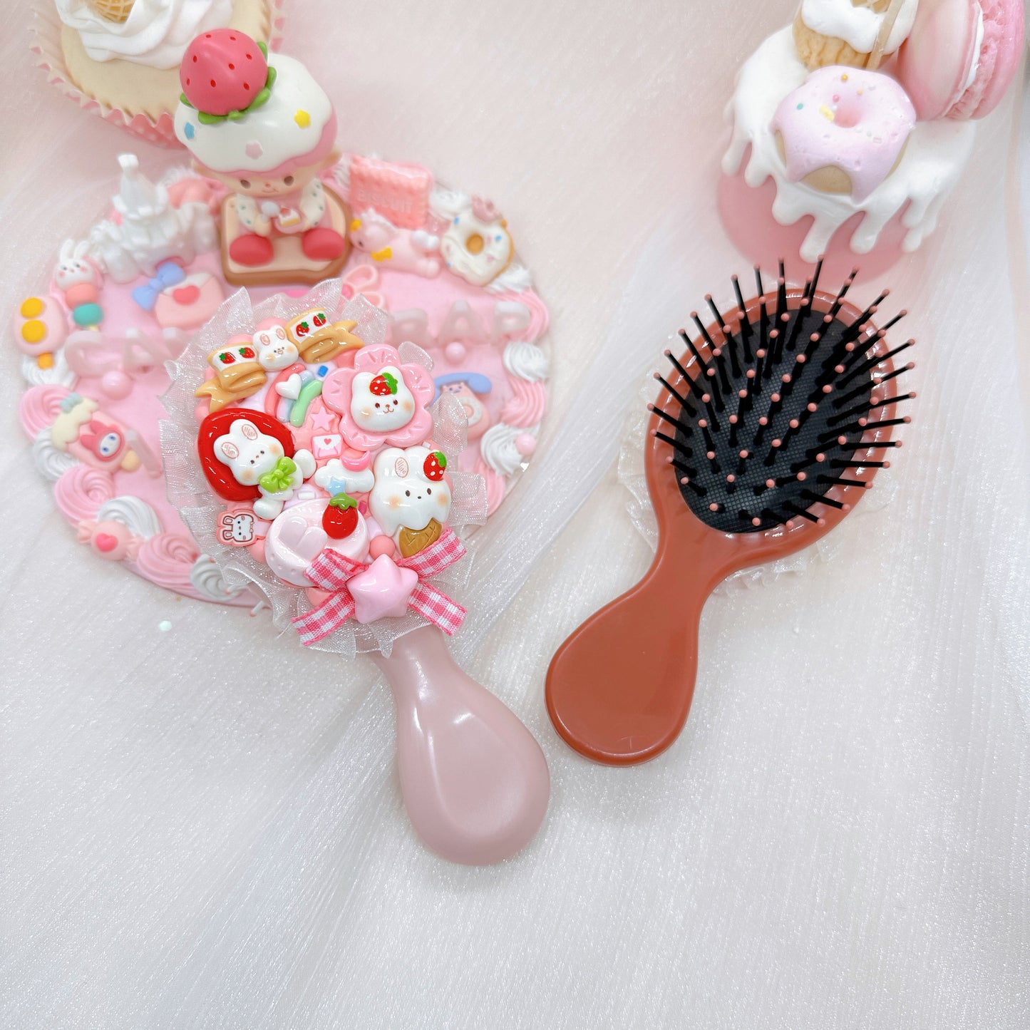Handmade hairbrush with lace, Kawaii Decoden Hairbrush, Cute Cartoon Hairbrush
