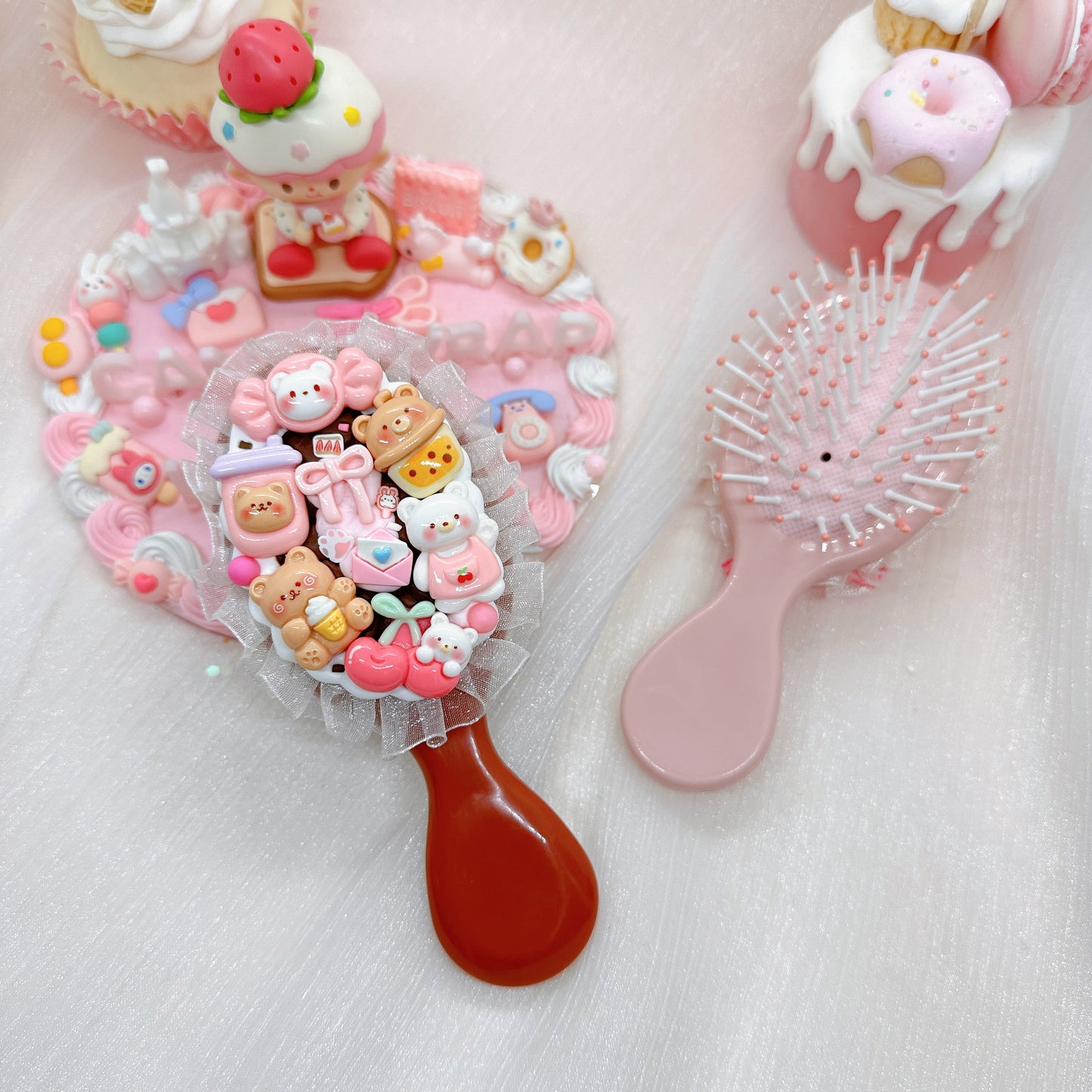 Handmade hairbrush with lace, Kawaii Decoden Hairbrush, Cute Cartoon Hairbrush